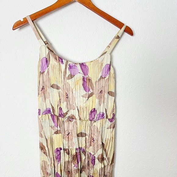 Vince Magnolia floral-print pleated midi dress - Picture 4 of 9